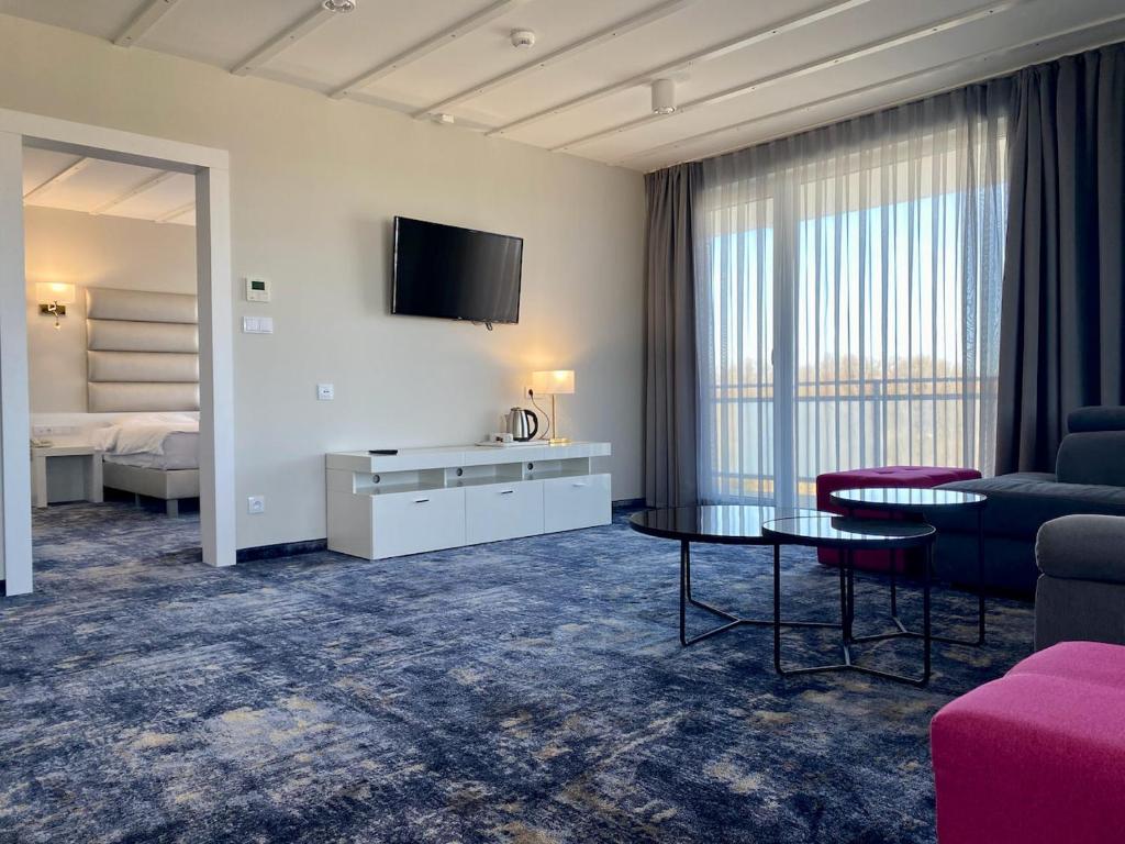 Hotel Ferry Resort #4