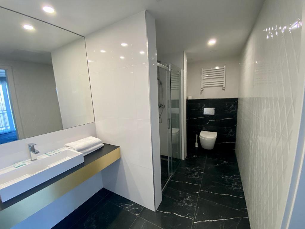 Hotel Ferry Resort #8